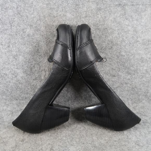 Strictly Comfort Shoes Womens 7 Pumps Heels Leather Closed Toe Button Moc Black - Picture 10 of 14